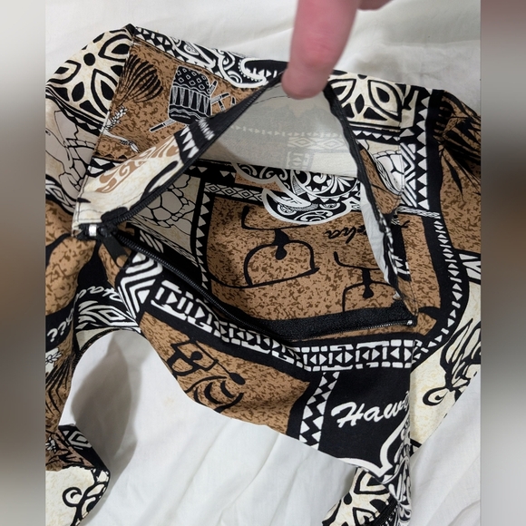 Maui Island Hawaiian Print Zipered Shoulder Crossbody Bag - Black, Brown, Cream - Picture 2 of 4
